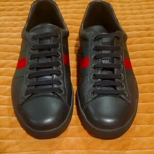 Men's Gucci Black Sneakers with Red and Green Stripes